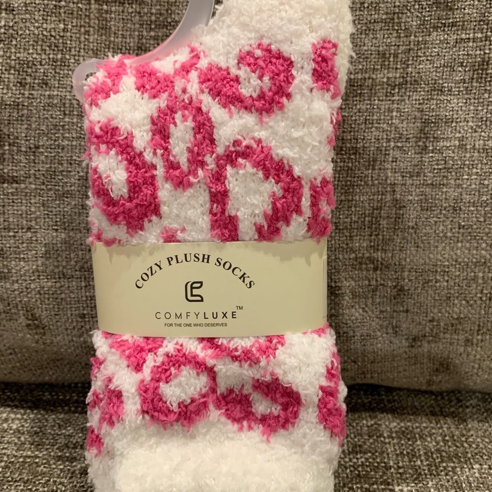 Comfy luxe cozy plush socks OS white with pink